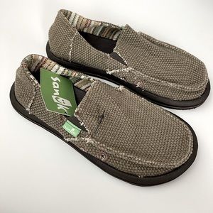 Sanuk Loafers Boys size 1 Brown NWT